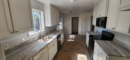 806 Hollybrook Dr in Longview, TX - Building Photo - Building Photo