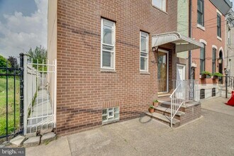 1030 Marlborough St in Philadelphia, PA - Building Photo - Building Photo