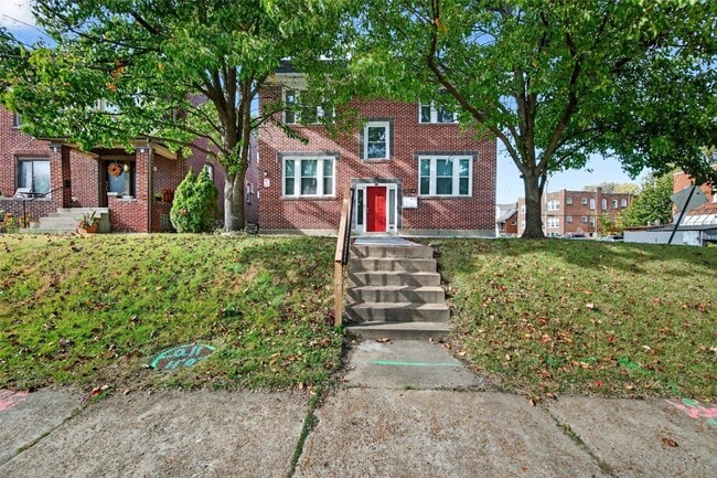 5803 S Kings Highway Blvd in St. Louis, MO - Foto de edificio - Building Photo