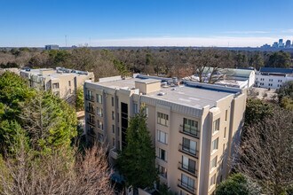 2769 Peachtree Rd NE in Atlanta, GA - Building Photo - Building Photo