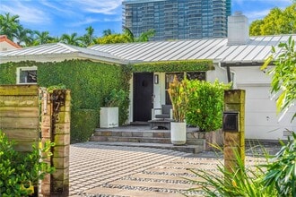 738 NE 72nd Terrace in Miami, FL - Building Photo - Building Photo