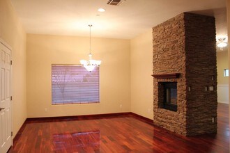 5584 Hawley Ct in Las Vegas, NV - Building Photo - Building Photo