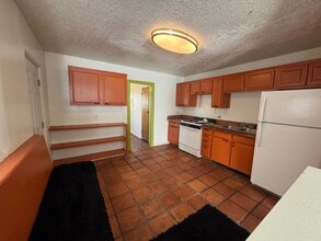 334 Charleston St SE in Albuquerque, NM - Foto de edificio - Building Photo