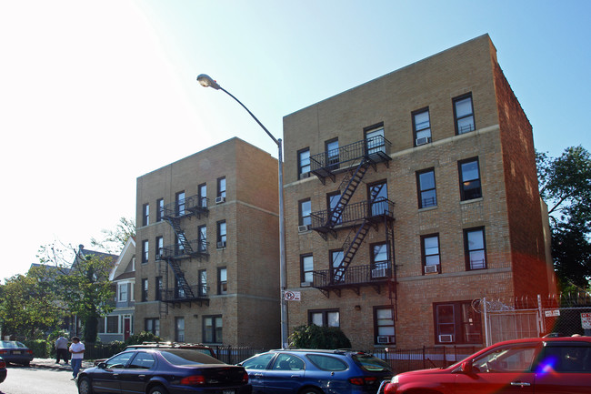 392 E 4th St in Brooklyn, NY - Foto de edificio - Building Photo