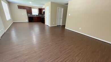 8114 Record St in Houston, TX - Foto de edificio - Building Photo