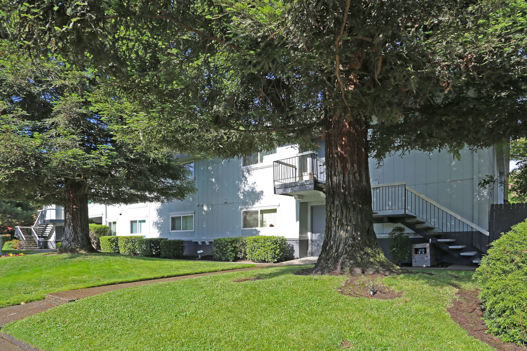 Heatherwood Apartments in Sacramento, CA - Building Photo