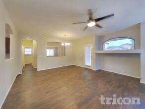 8418 W Sonora St in Tolleson, AZ - Building Photo - Building Photo