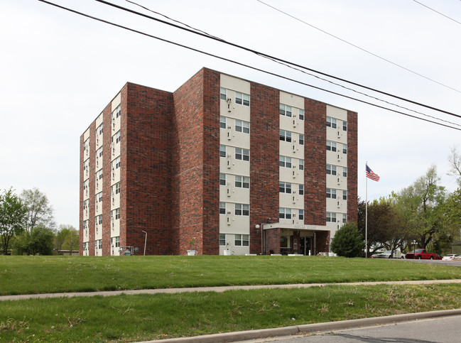 Poplar Court in Olathe, KS - Foto de edificio - Building Photo