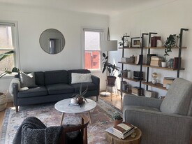 4425 York Ave N, Unit Main Floor NE in Minneapolis, MN - Building Photo