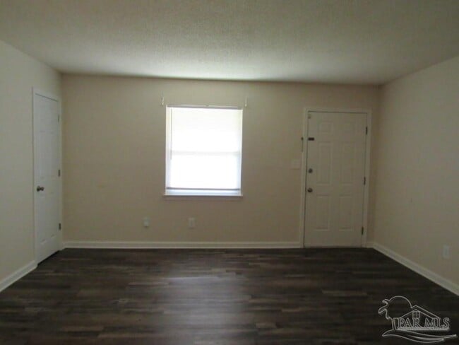 4909 Yacht Harbor Cir in Pensacola, FL - Building Photo - Building Photo