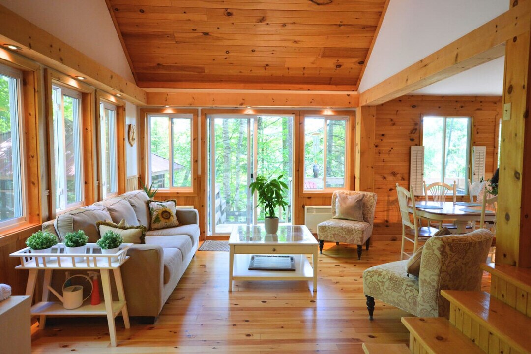 33 Chem. du Lac-Clark in Otter Lake, QC - Building Photo