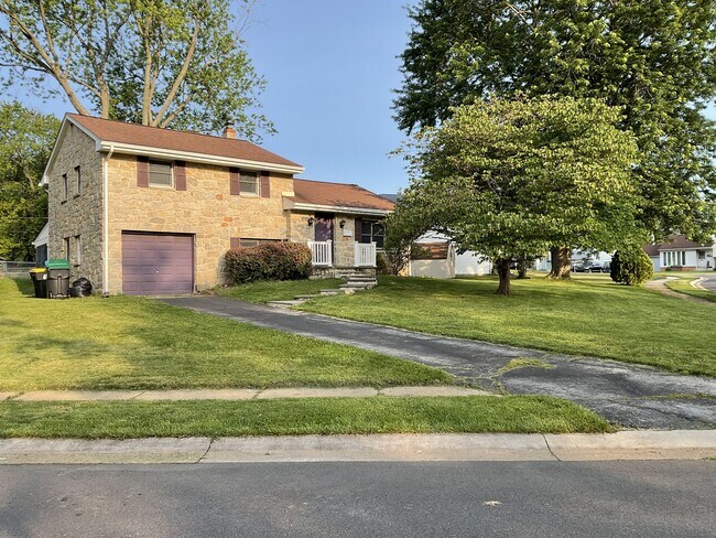 property at 33 Melissa Cir