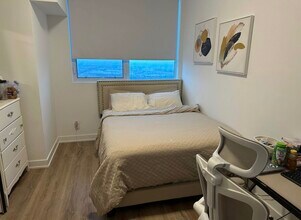 5249 Dundas St W in Toronto, ON - Building Photo - Building Photo