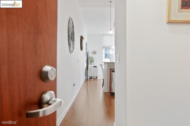 630 Thomas L Berkley Way in Oakland, CA - Building Photo - Building Photo