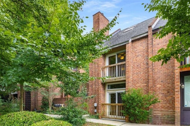 654 Cleburne Terrace NE in Atlanta, GA - Building Photo - Building Photo