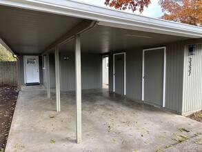 3337 Raleighwood Ave in Springfield, OR - Building Photo - Building Photo