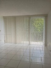 8821 W Flagler St in Miami, FL - Building Photo - Building Photo