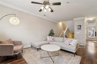 305 Le Gran Bend in Atlanta, GA - Building Photo - Building Photo
