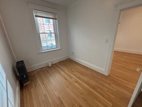 22 Myrtle St, Unit 5 in Boston, MA - Building Photo - Building Photo