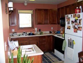 1118 Prairie Du Chien Rd in Iowa City, IA - Building Photo - Building Photo