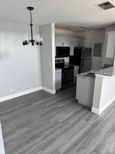 5998 Westgate Dr in Orlando, FL - Building Photo - Building Photo