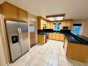 1903 Snyder Ln in Stockton, CA - Building Photo - Building Photo