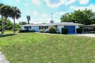 2512 Post Rd in Sarasota, FL - Building Photo