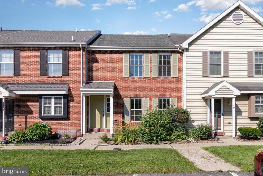 1177 Wintertide Dr in Harrisburg, PA - Building Photo