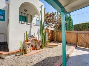 2119-2123 Albatross St in San Diego, CA - Building Photo - Building Photo