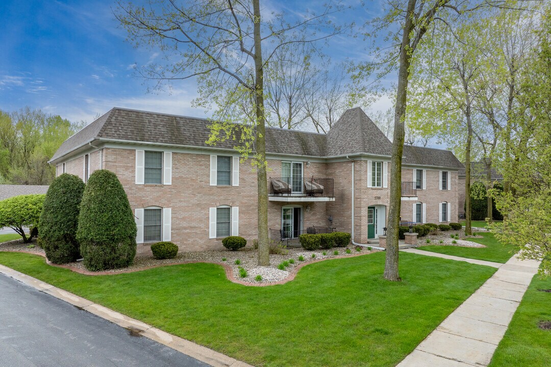 Georgetowne Condominiums in Highland, IN - Building Photo