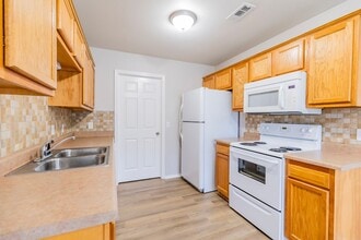 6206 SW Meadow Well Ave in Bentonville, AR - Building Photo - Building Photo