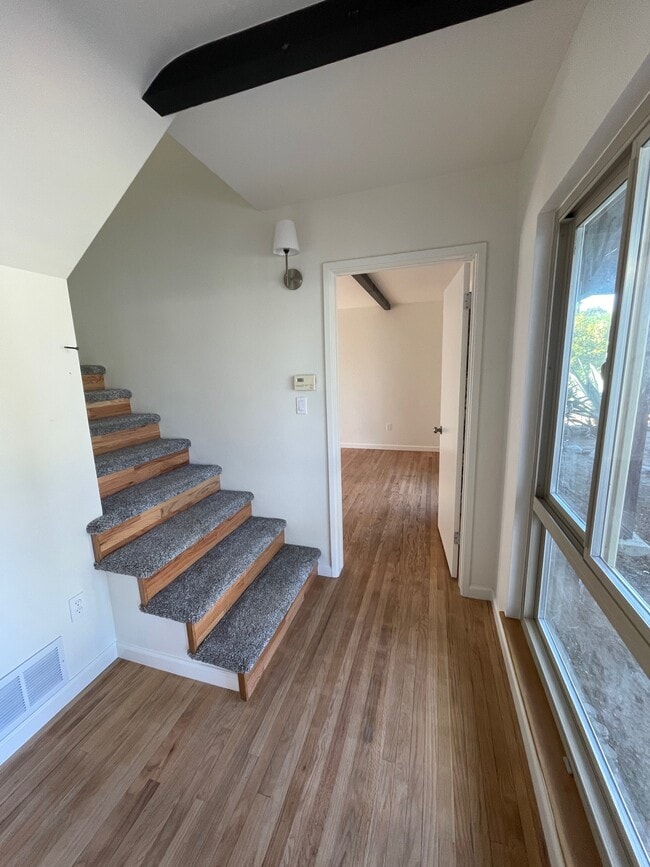 576 Blaisdell Dr in Claremont, CA - Foto de edificio - Building Photo