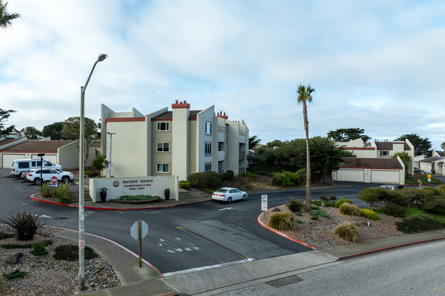 5015 Palmetto AVE in Pacifica, CA - Building Photo - Building Photo