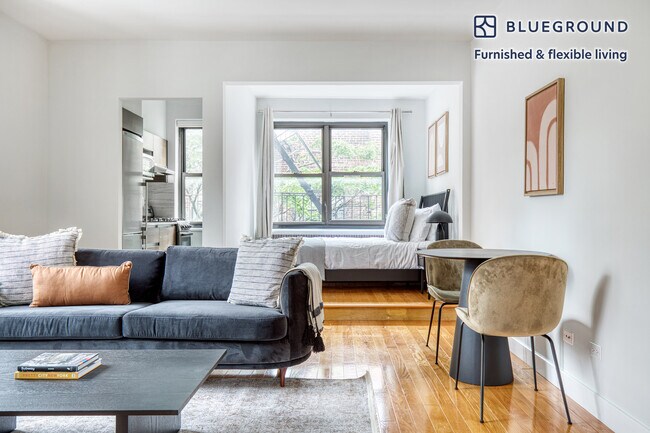 252 E 61st St in New York, NY - Building Photo - Building Photo