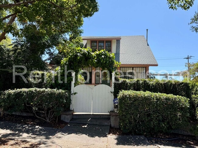 property at 221 W 8th Ave