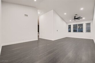 6005 Blowing Bellows St in Las Vegas, NV - Building Photo - Building Photo