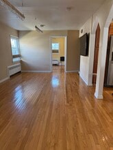 246 Grant Ave, Unit 1st. Floor in Cliffside Park, NJ - Building Photo - Building Photo