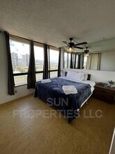 2121 Ala Wai Blvd in Honolulu, HI - Building Photo - Building Photo