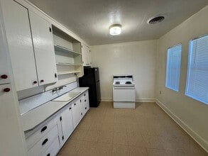 1209 N Richardson Ave in Roswell, NM - Building Photo - Building Photo