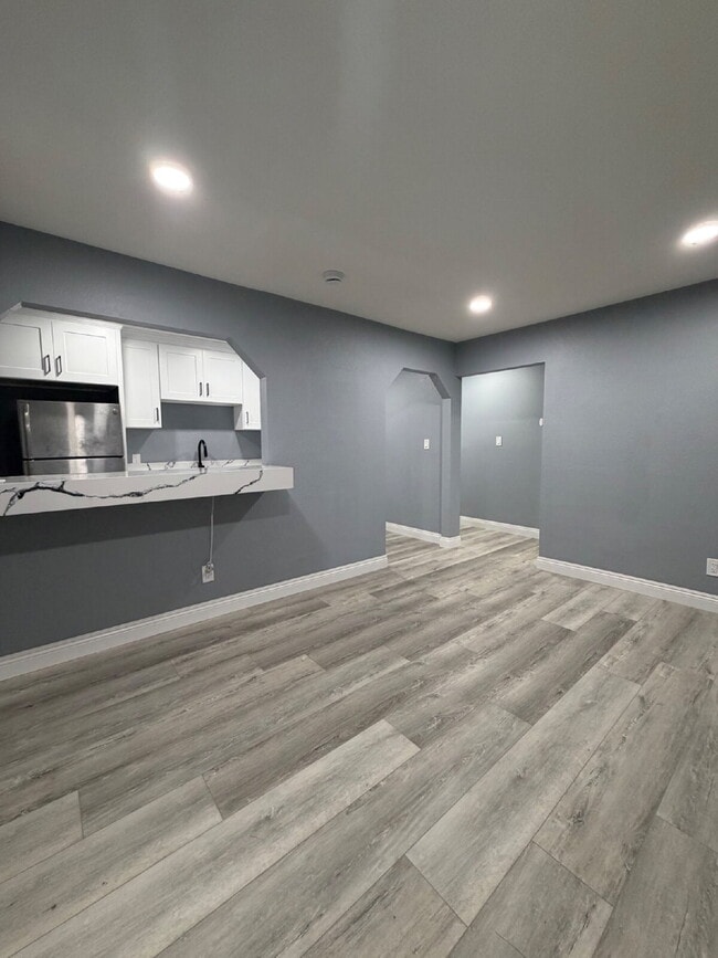 219 E 76th St in Los Angeles, CA - Building Photo - Building Photo