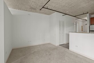 910 S Clark St in Chicago, IL - Foto de edificio - Building Photo