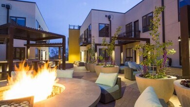 3372 W 38th Ave-Unit -245.458211 in Denver, CO - Building Photo - Building Photo
