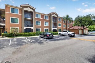 1200 Reserve Way in Naples, FL - Building Photo