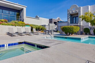 Portola West Vegas in Las Vegas, NV - Foto de edificio - Building Photo