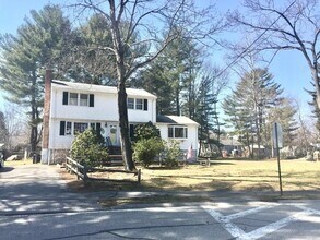 18 Orchard Dr in North Reading, MA - Building Photo - Building Photo