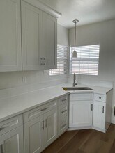 241 E 8th St in Upland, CA - Foto de edificio - Building Photo