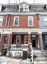 438 S Christian St in Lancaster, PA - Building Photo