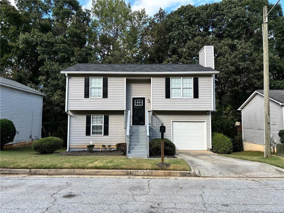 2622 Clifton Run Pl in Atlanta, GA - Building Photo