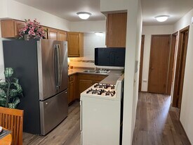 6850 W Kathleen Ct in Franklin, WI - Building Photo