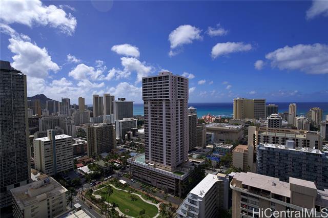 2211 Ala Wai Blvd in Honolulu, HI - Building Photo - Building Photo